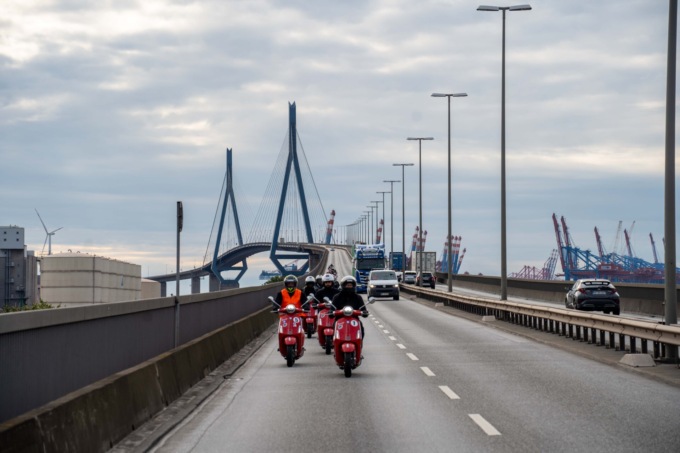 Scout in Vespa fino in Norvegia per dare voce ai minori migranti soli