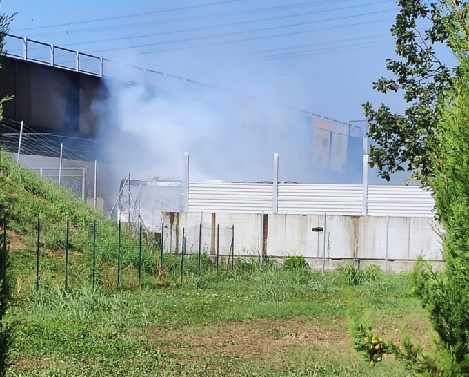 Terrazzano, Pullman in fiamme sull’autostrada A8