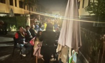 Quasi 90 persone in strada per fare festa tra vicini