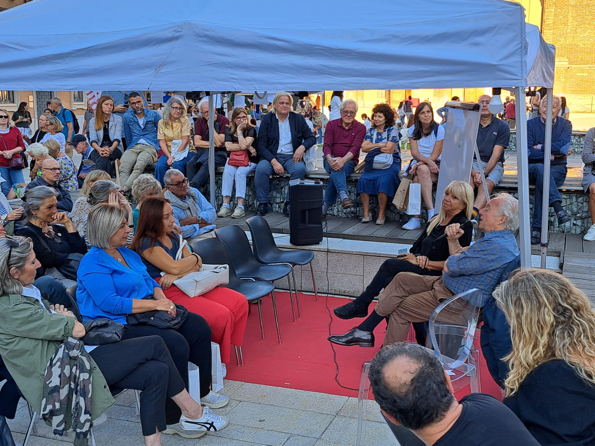 Piazza di libri legnano