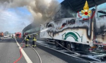 A fuoco il rimorchio di un camion in A4: chiuso innesto da Viale Certosa