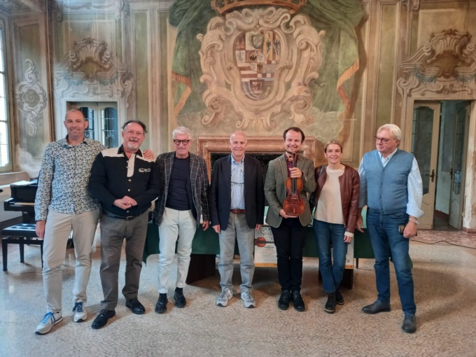 “Uno Stradivari per la gente” fa tappa alla Cmg di Castano