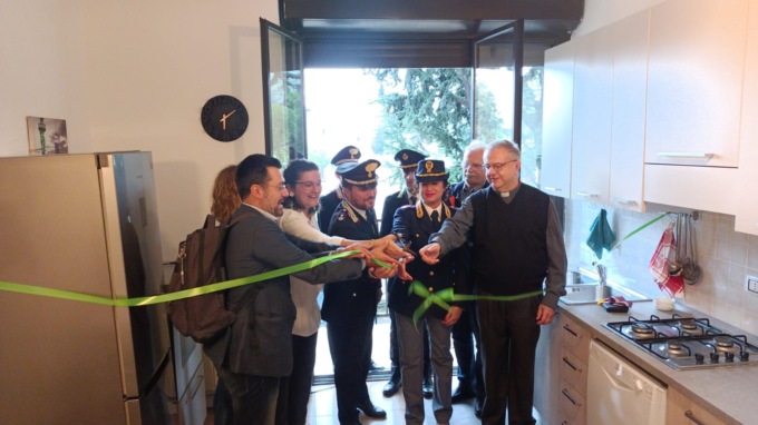 Nella casa sottratta alla mafia, il primo “appartamento per l’autonomia” dei giovani