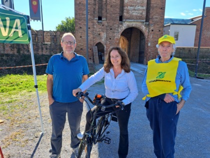 Puliamo il mondo: recuperati pezzi di tapparella, biciclette e una panca scolastica