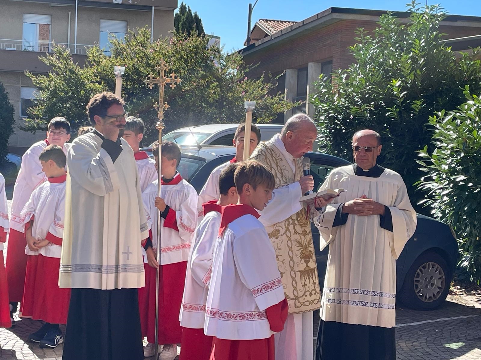 canegrate defibrillatore piazza della chiesa parrocchiale