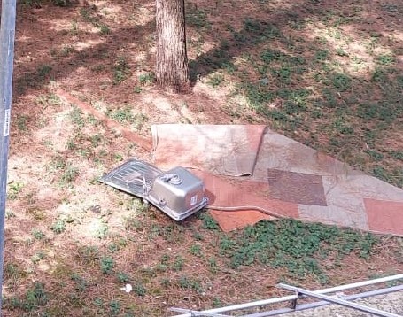 Gettato un lavandino dal balcone