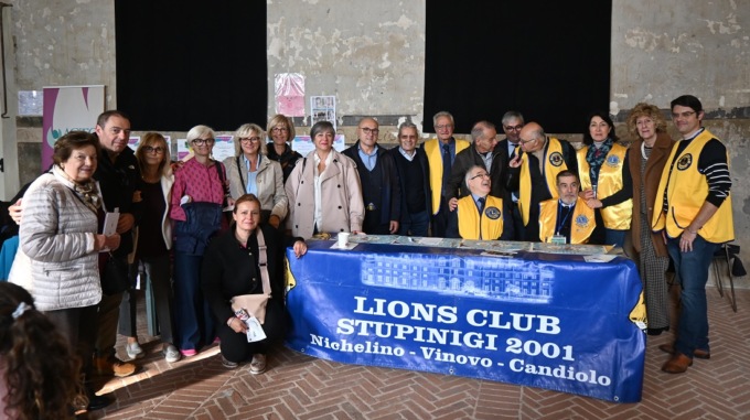 Il Lions club Maggiolini tra visita alla Palazzina di Caccia e service al Villaggio della salute