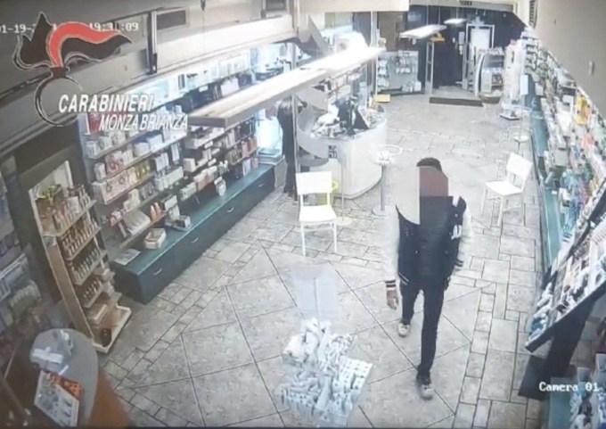 Traffico di oppiodi ottenuti attraverso ricette false: otto arresti