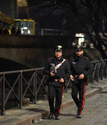 Lo spaccio? Un affare di famiglia. Denunciati pusher di 71 anni e il figlio di 42