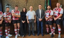 Il Rugby Rho presenta in Comune la nuova maglia per la prossima stagione