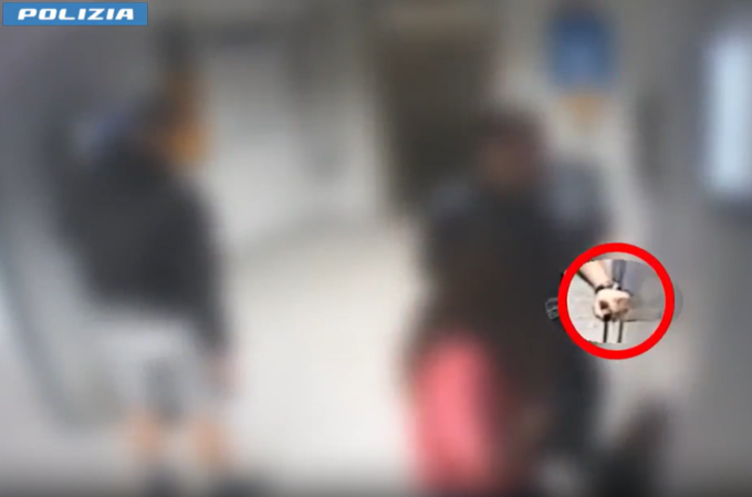 Rapine di orologi di lusso: arrestato un 18enne