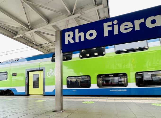 Uomo di 47 anni travolto dal treno alla stazione di Rho Fiera