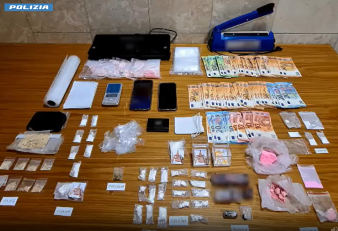 Nascondeva la droga in auto: arrestato 40enne