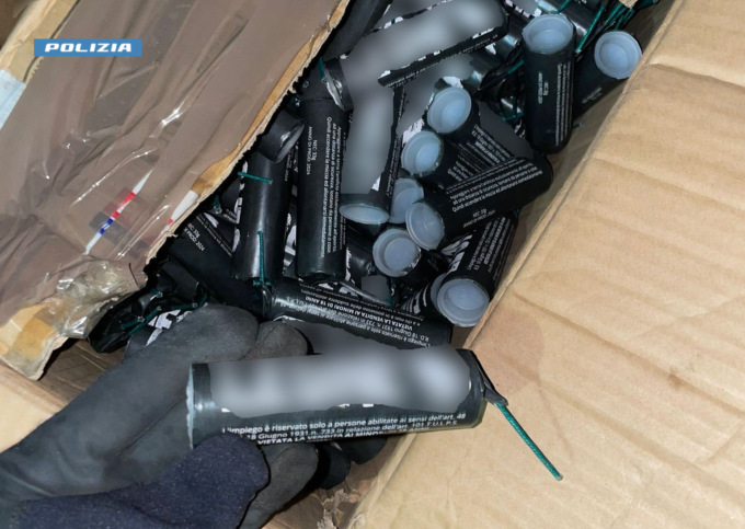 Sequestrati mille chili di fuochi d’artificio illegali: arrestato 47enne