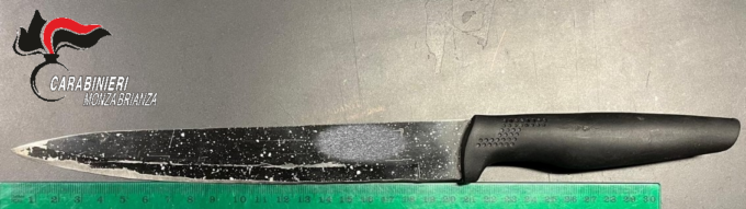 Minacciano un ragazzo con un coltello: arrestati due quindicenni