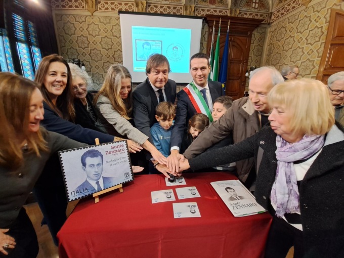 Un francobollo commemorativo per ricordare l’eroe Sante Zennaro