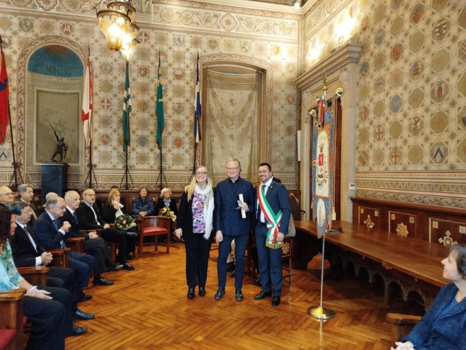 Benemerenze civiche: 11 volte grazie "a chi al lamento ha opposto l'azione"
