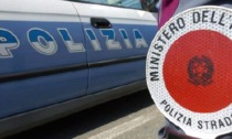 Ubriaco alla guida percorre 10 chilometri in contromano in autostrada