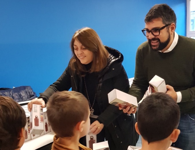 Novecento borracce agli studenti della primaria di Arese