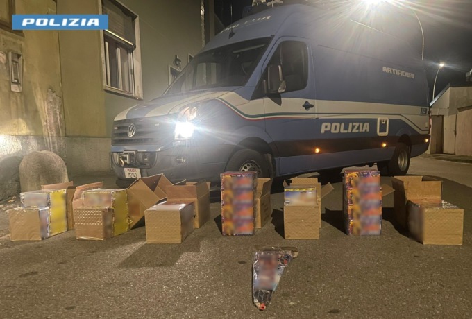 Produceva e vendeva materiale pirotecnico illegale a Settimo