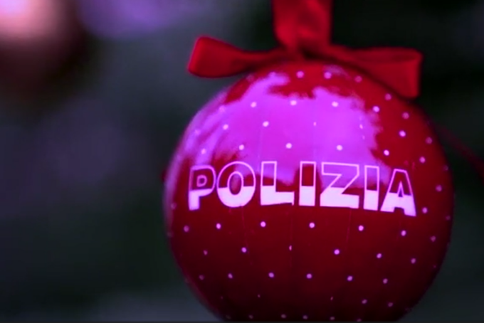Il video ufficiale con gli auguri di Natale da parte della Polizia di Stato