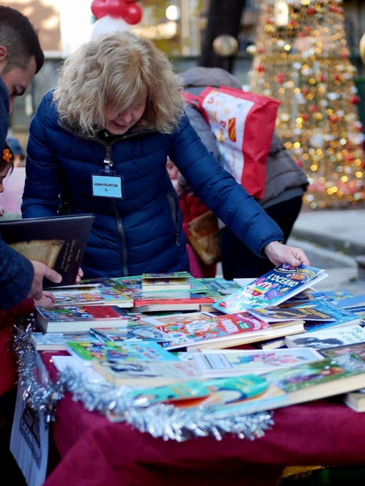 Christmas Book Party nel parco della biblioteca