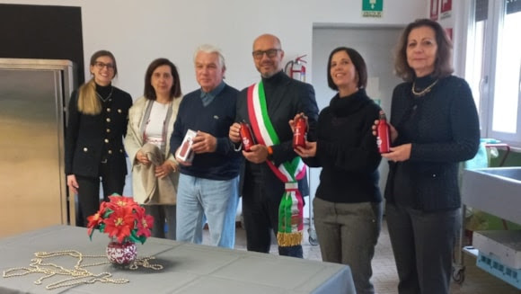 Consegnate 300 borracce ai bambini delle scuole di Albairate