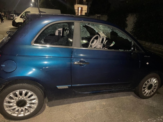 Donna di 47 anni vandalizza le auto in sosta in zona stazione a Corbetta, arrestata