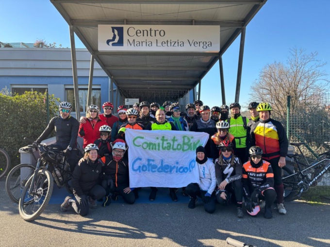 Cento chilometri in bici hanno detto “no” alla leucemia nei bambini