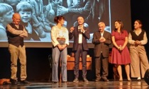 Lo spettacolo dedicato a Gianni Rodari fa il pieno di consensi