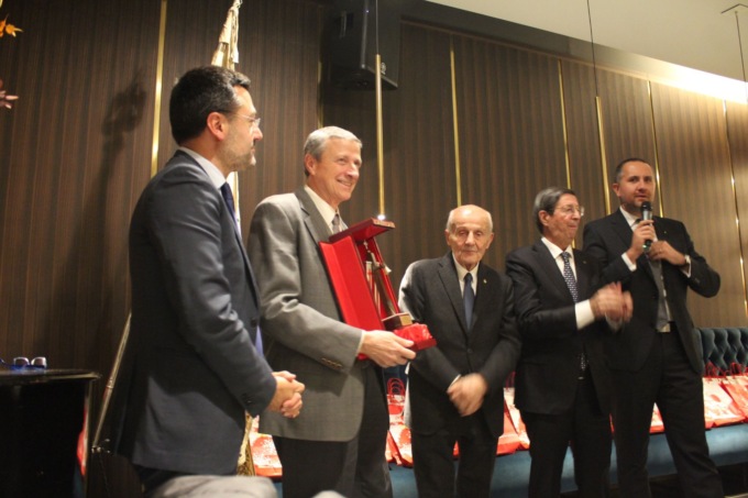 Cena di Natale e premiazioni per la Famiglia legnanese