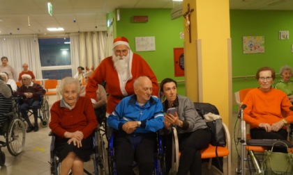 I Sempr'alegher in visita in Rsa per Natale