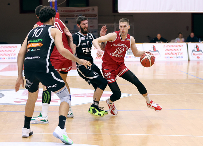 San Vendemiano rovina la festa ai Knights di Legnano