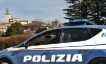 Completamente ubriaco aggredisce i poliziotti: arrestato