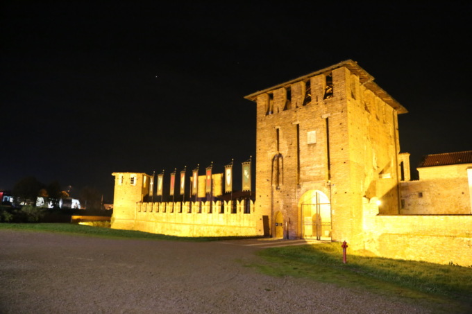Al Castello un sabato sera di veglia gotica prima dell’eclissi