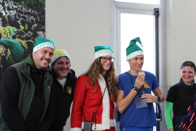 Oltre 150 persone in corsa con i Babbi Natale