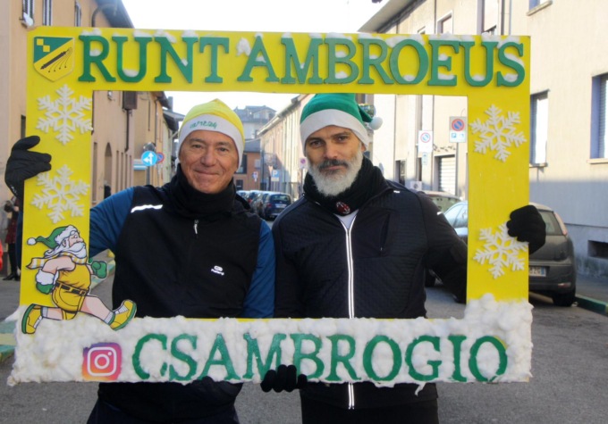 Oltre 150 persone in corsa con i Babbi Natale