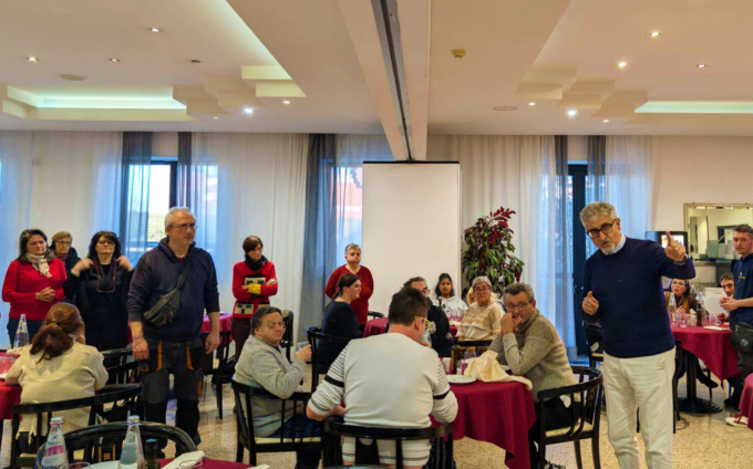 Natale solidale, torna l’iniziativa del pranzo in hotel per i bisognosi