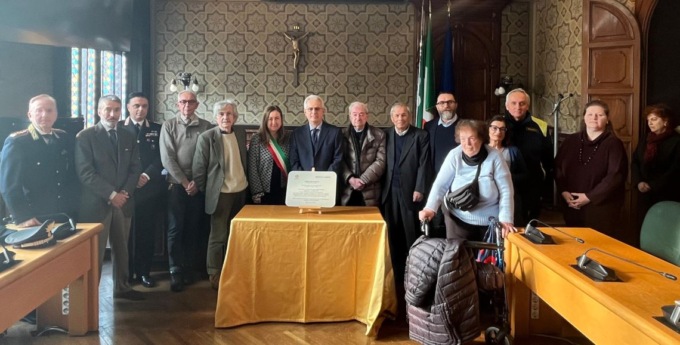Svelata la targa per i Papetti vittime della strage di Piazza Fontana
