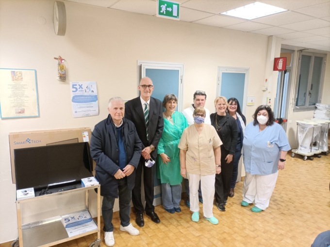 Abbiategrasso: nuove Tv nel reparto dialisi del Cantù