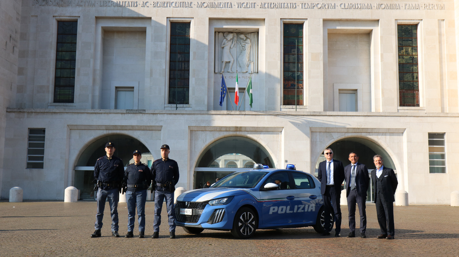 20250117 foto Polizia auto Niguarda 2