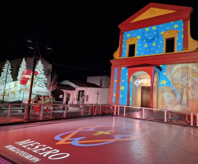 Aperta fino all’Epifania la pista di pattinaggio in piazza