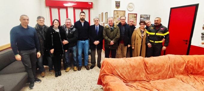 L’onorevole Maerna in visita alla caserma dei Vigili del fuoco di Abbiategrasso