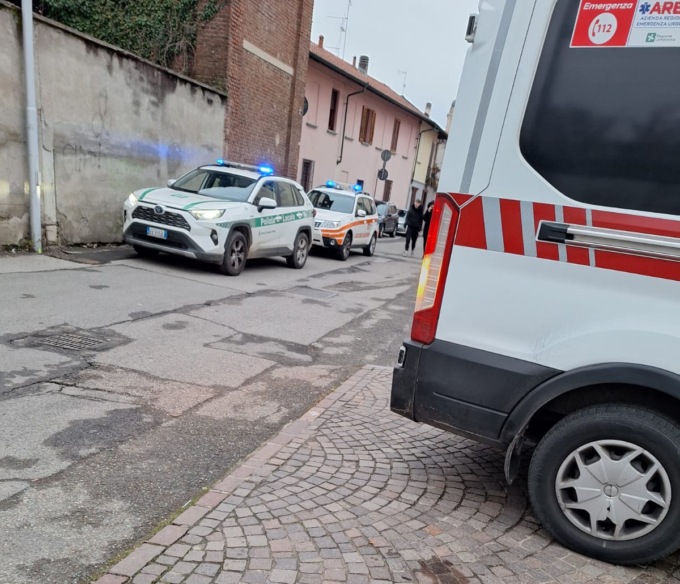 Ha un malore in strada: interviene l’assessore per salvarlo
