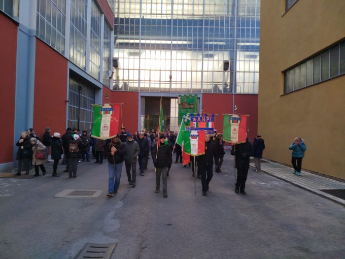 "Se siamo liberi lo dobbiamo anche a voi": il "grazie" ai deportati della Franco Tosi