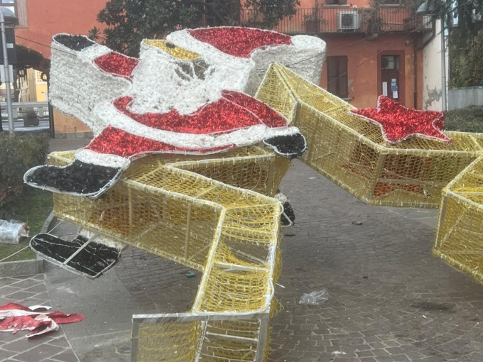Gaggiano: vandali in azione la notte di capodanno