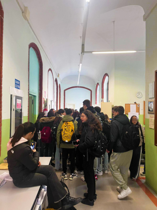 Troppo freddo nelle aule: protestano gli studenti del Liceo Quasimodo