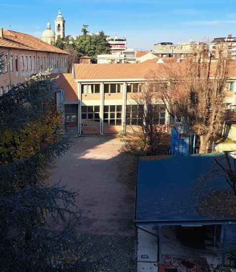 Il parcheggio nell’ex scuola Marconi rimane aperto