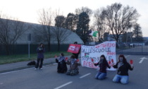 Unione degli studenti in protesta a Nerviano contro la Leonardo