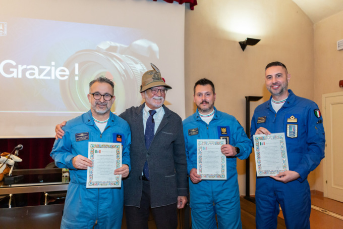 Sala piena per l'incontro con i fotografi delle Frecce tricolori
